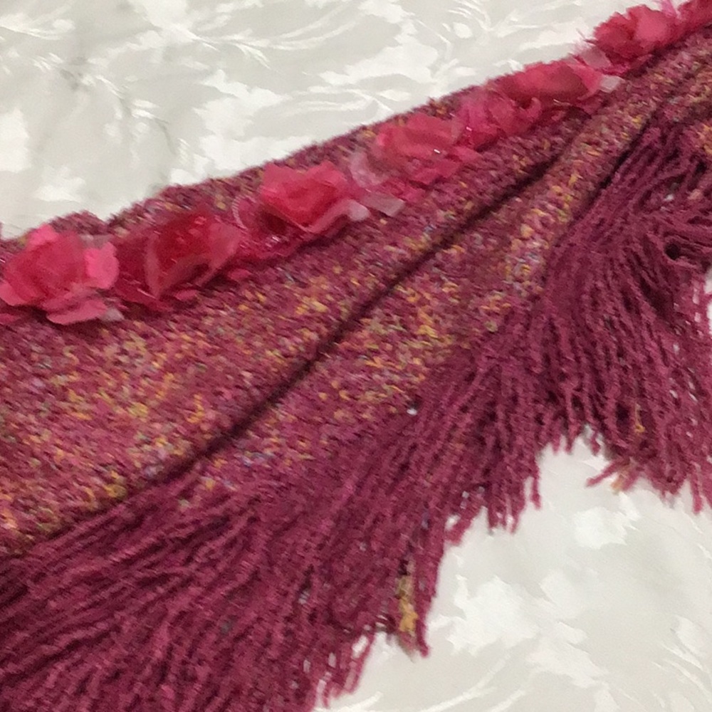 Exquisite One of a Kind Flower Shawl - Picture 8 of 10